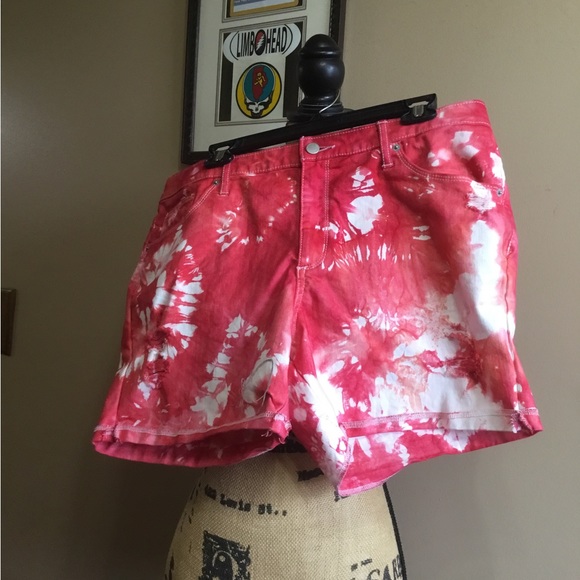 Upcycled tie dye shorts - Picture 2 of 6